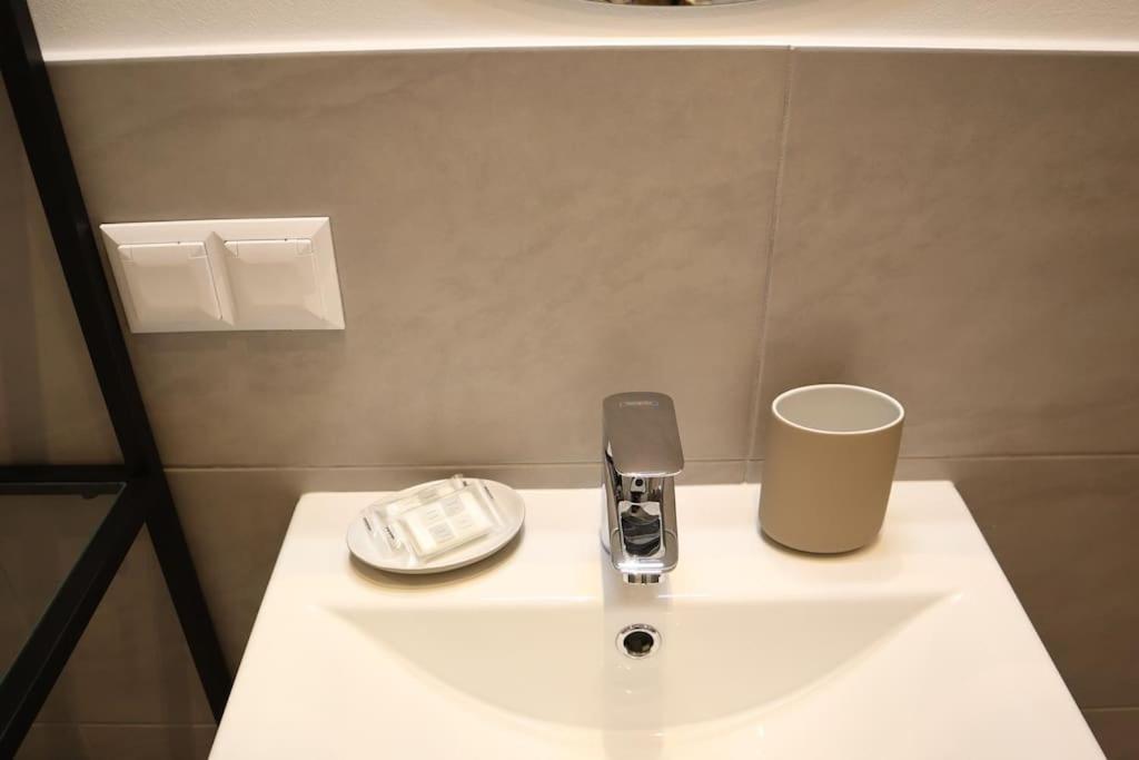 Bloom - Cozy Apartment, 5 Stops To City Center Viyana Dış mekan fotoğraf